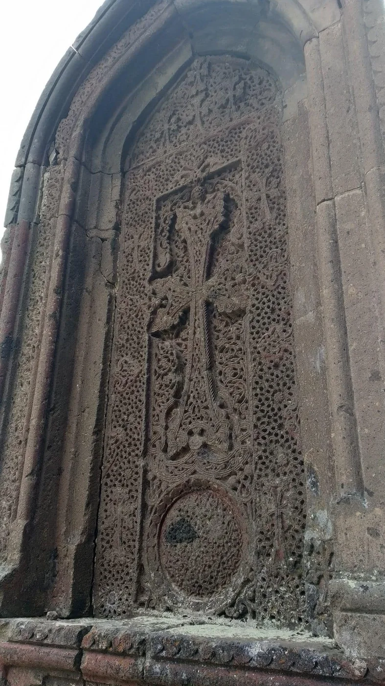 Սաղմոսավանքի խաչքարը