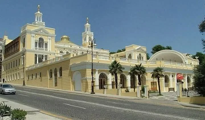 Հասարակական ժողովի շենքը Բաքվում
