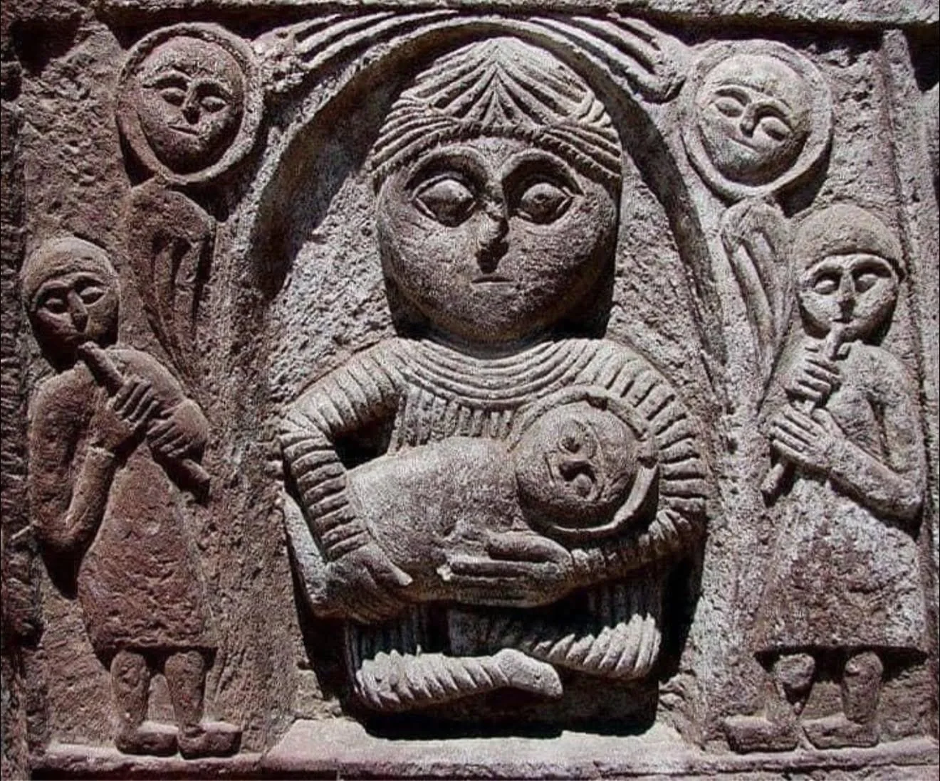 Երաժիշտներով քարե բարձրաքանդակ