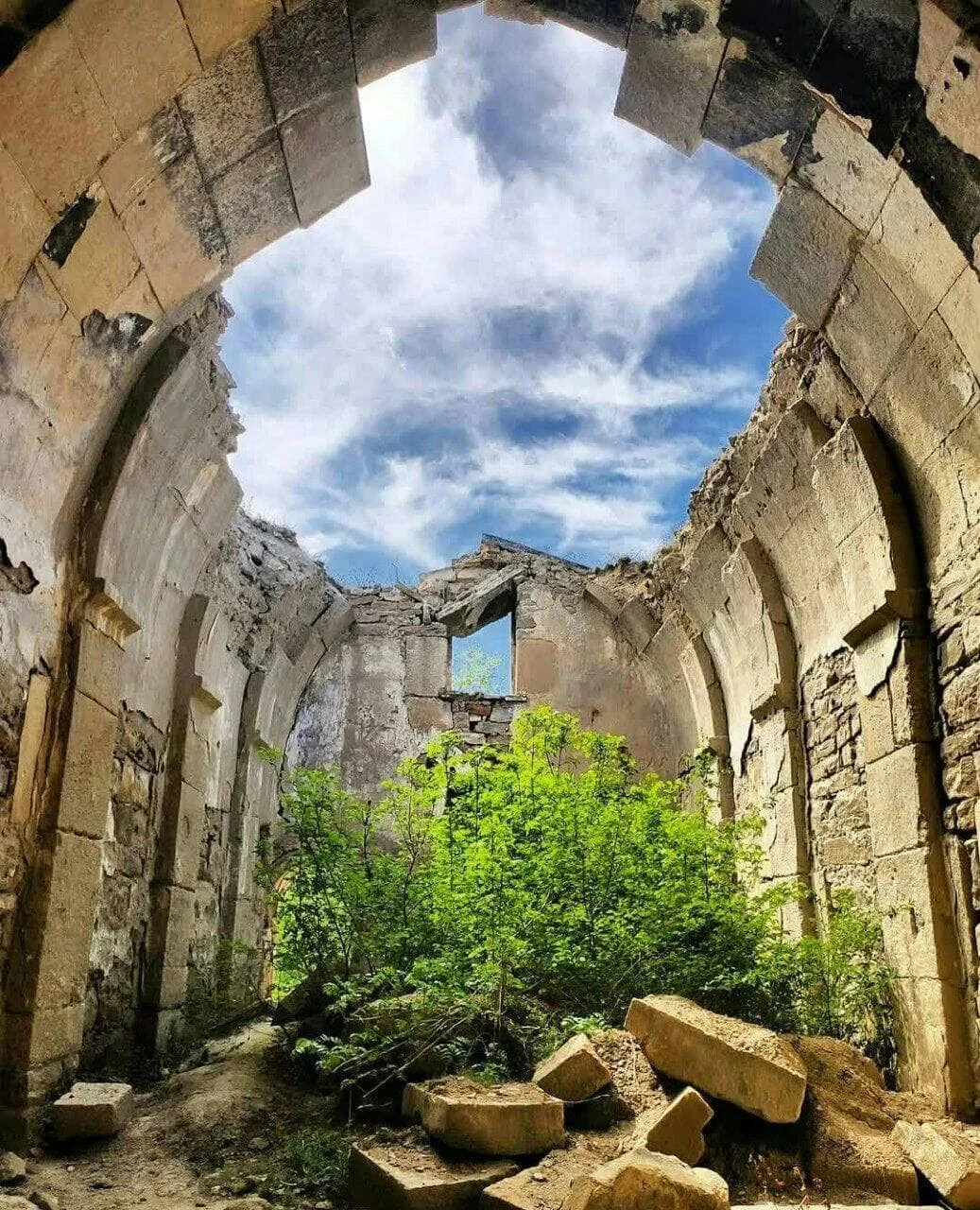 Սուրբ Ուրբաթ եկեղեցու ավերակները Ղրիմում