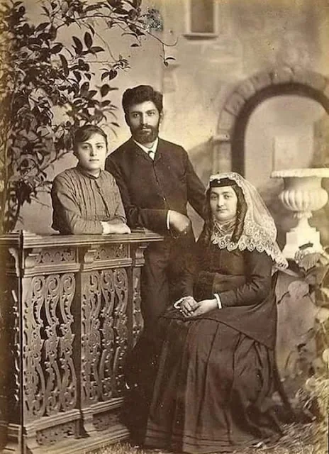 Հայ ընտանիք Շուշիից