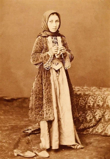 Արցախցի հայ աղջիկ, 1880-ական թթ.