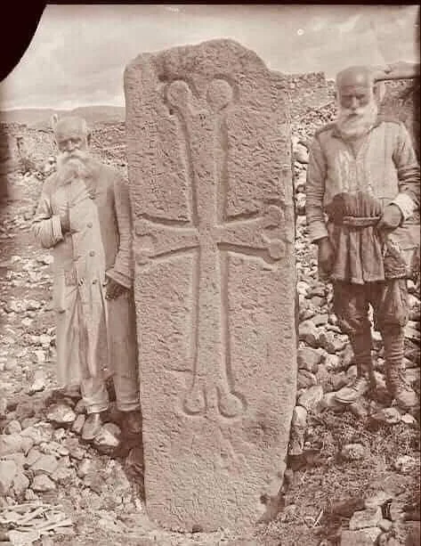 Ամենավաղ հայտնի խաչքարը, 879