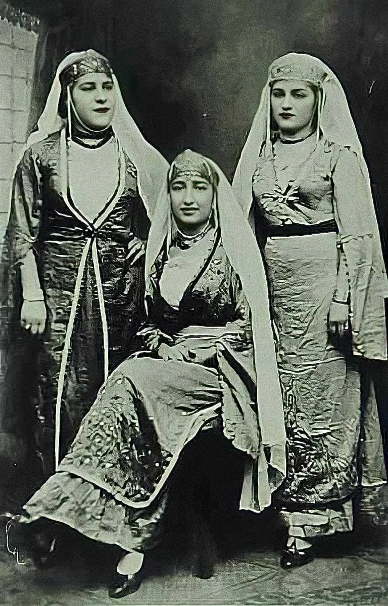Հայ երգչուհիներ Բուխարեստում, 1925