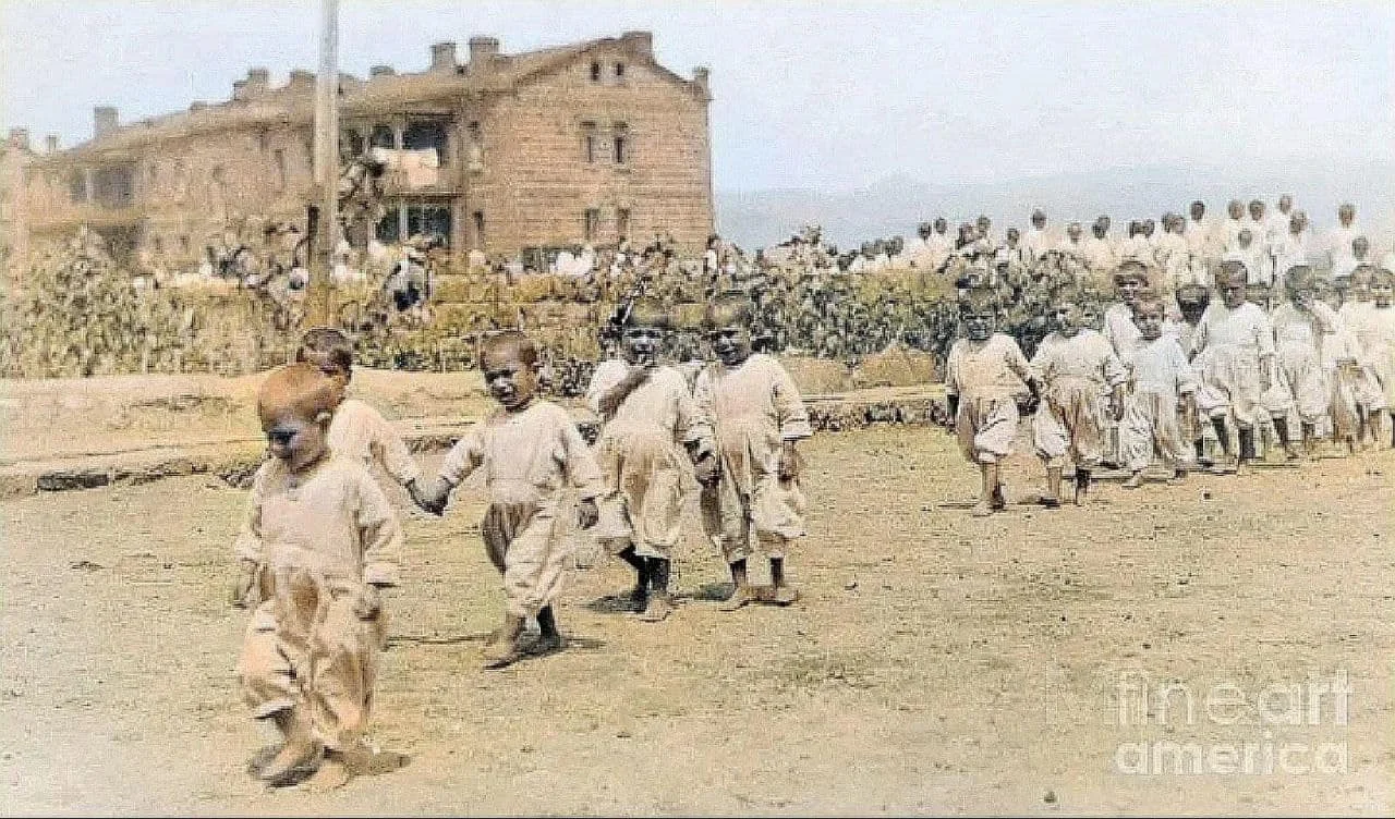 Որբանոցի երեխաները Ալեքսանդրապոլում, 1920 · 4