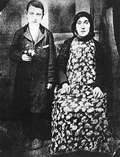 Аршил Горки, «Художник и его мать» · 2