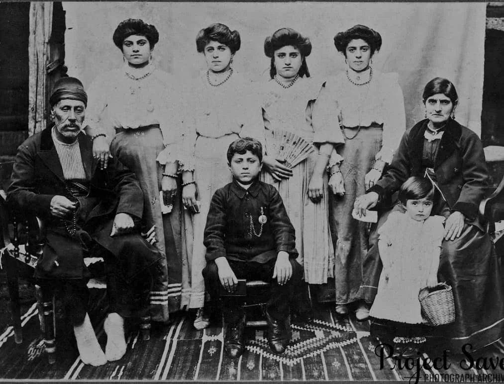 The Malkhasyan family in Tigranakert (Diyarbakır), 1911