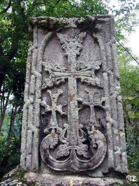 Խաչքար Հաղարծնի վանական համալիրում
