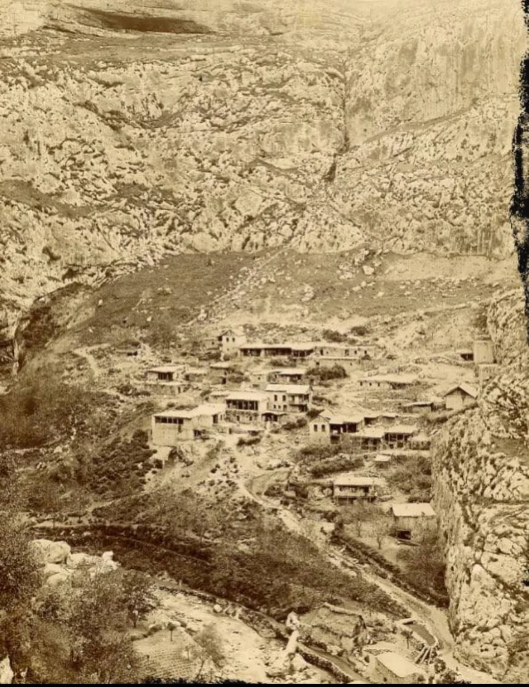 Արցախի Քարին Տակ գյուղը