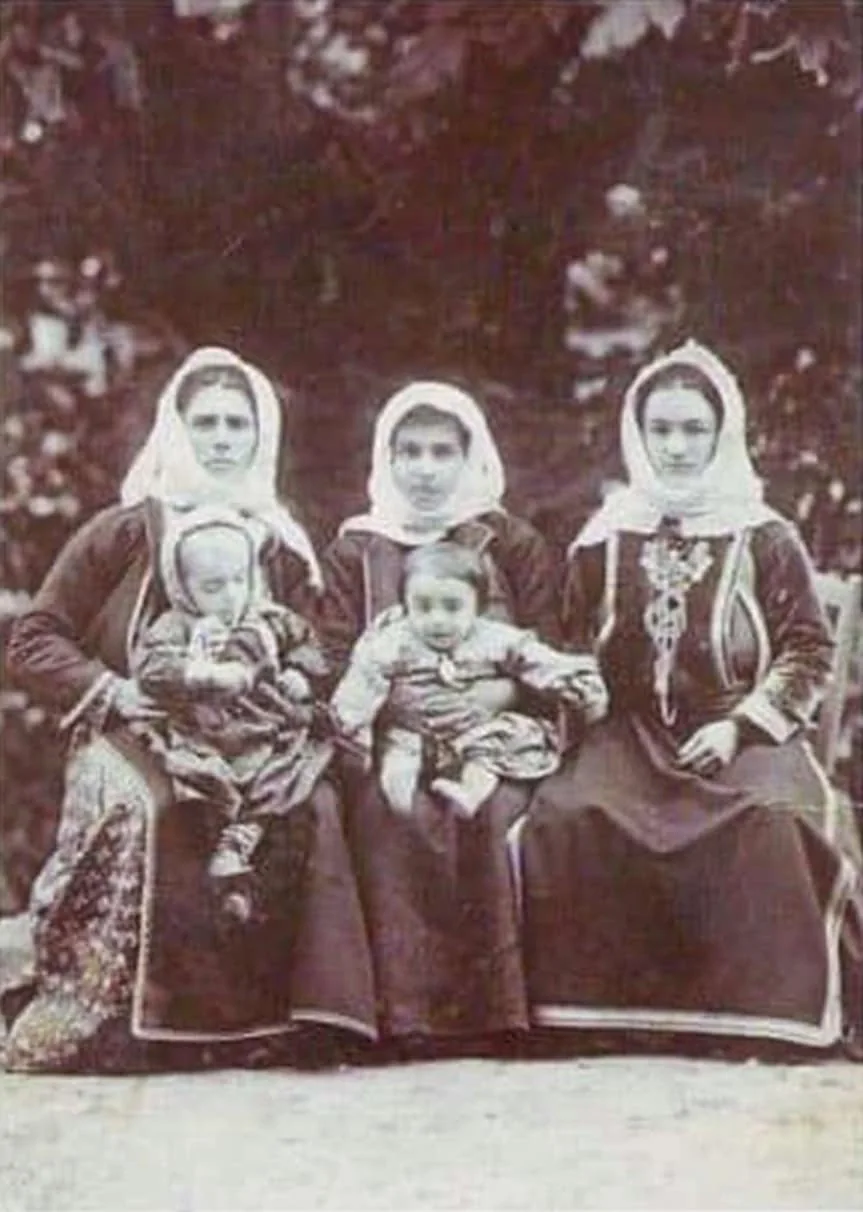Խոտորջուրի հայուհիներ