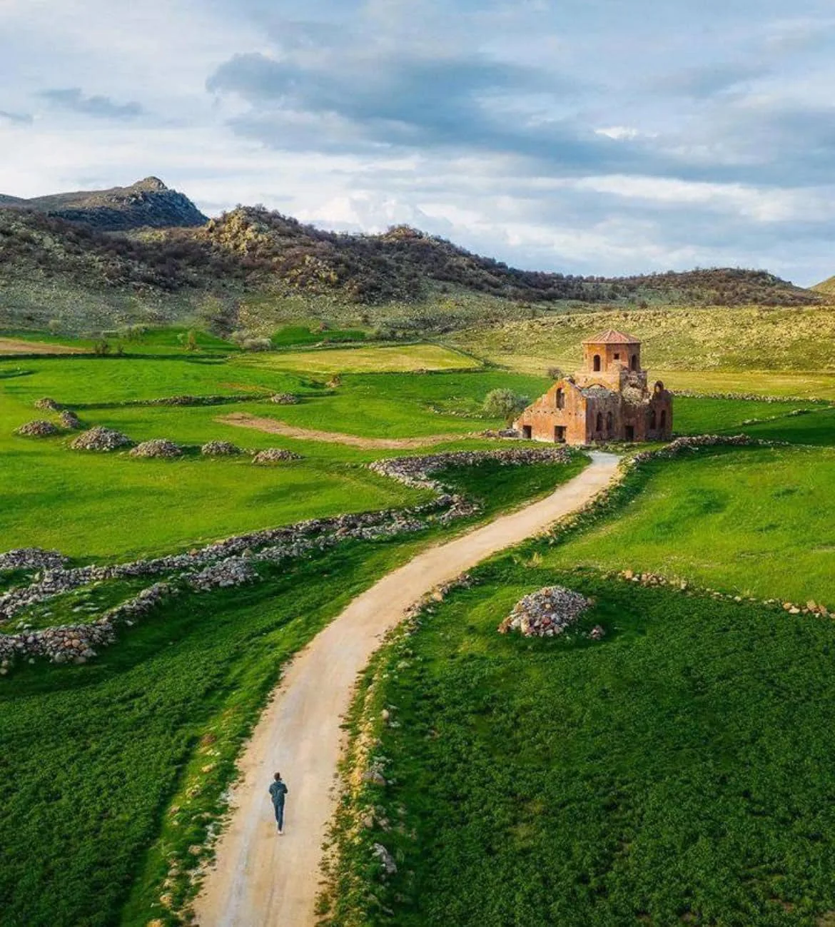 Սուրբ Աստվածածին (Կարմիր) եկեղեցին Աքսարայում