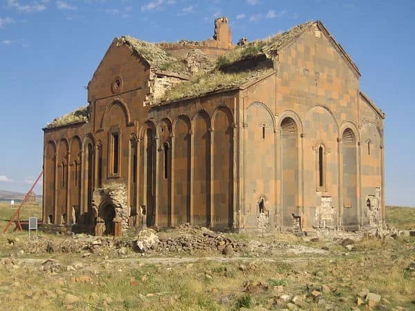 Ճարտարապետ Տրդատը և Սուրբ Սոֆիայի գմբեթը · 2