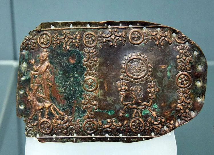 Ուրարտական բրոնզե գոտու բեկոր