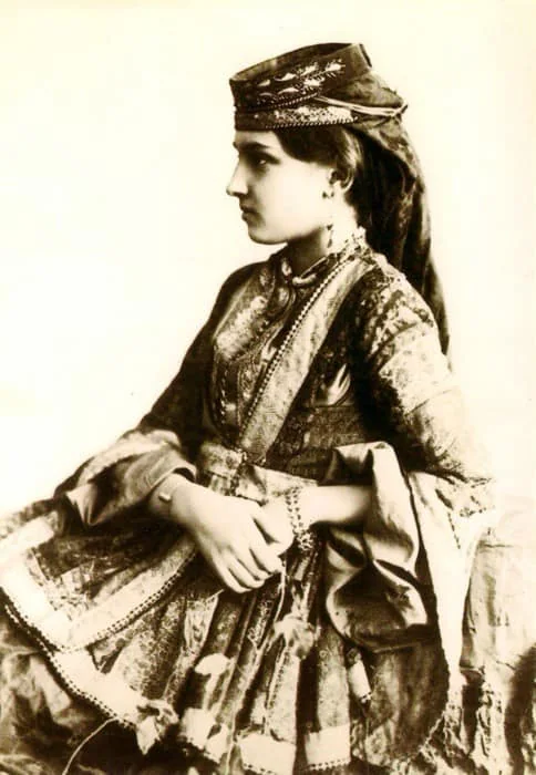Հայ աղջիկ Նոր Ջուղայից