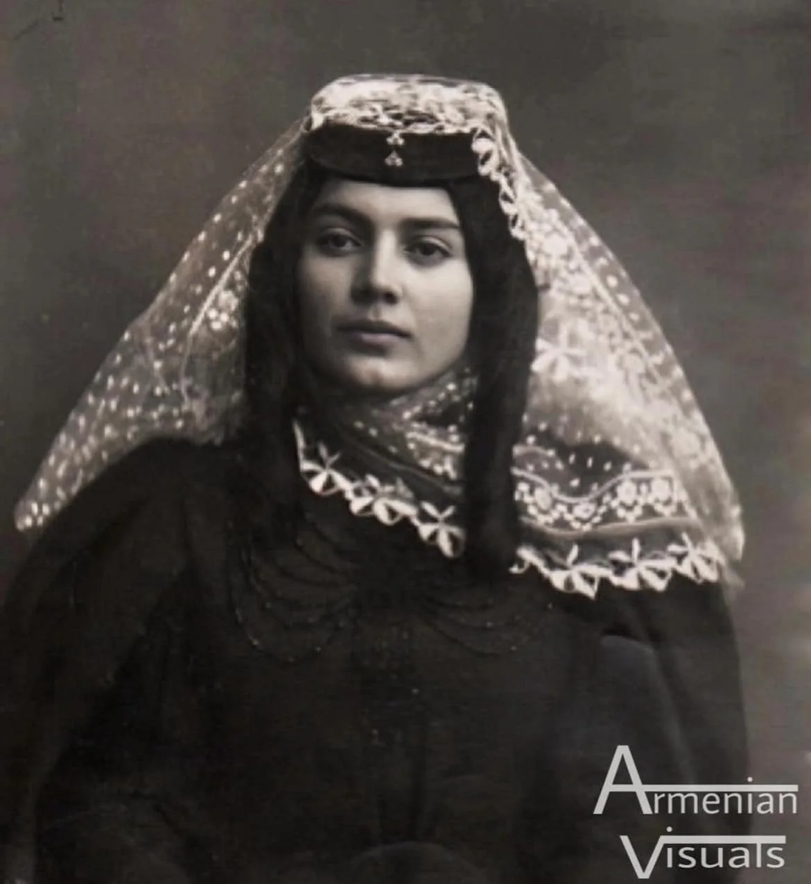 Երևանցի հայուհի, 1896
