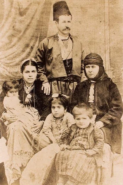 Հայ ընտանիք Մարաշում, 1880-ական թթ.