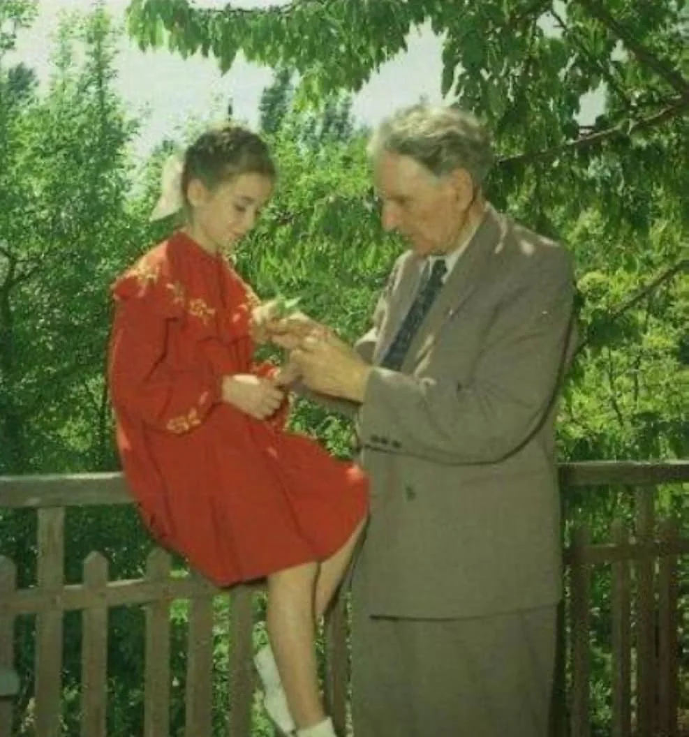 Մարտիրոս Սարյանը թոռնուհու հետ, 1955 թ.