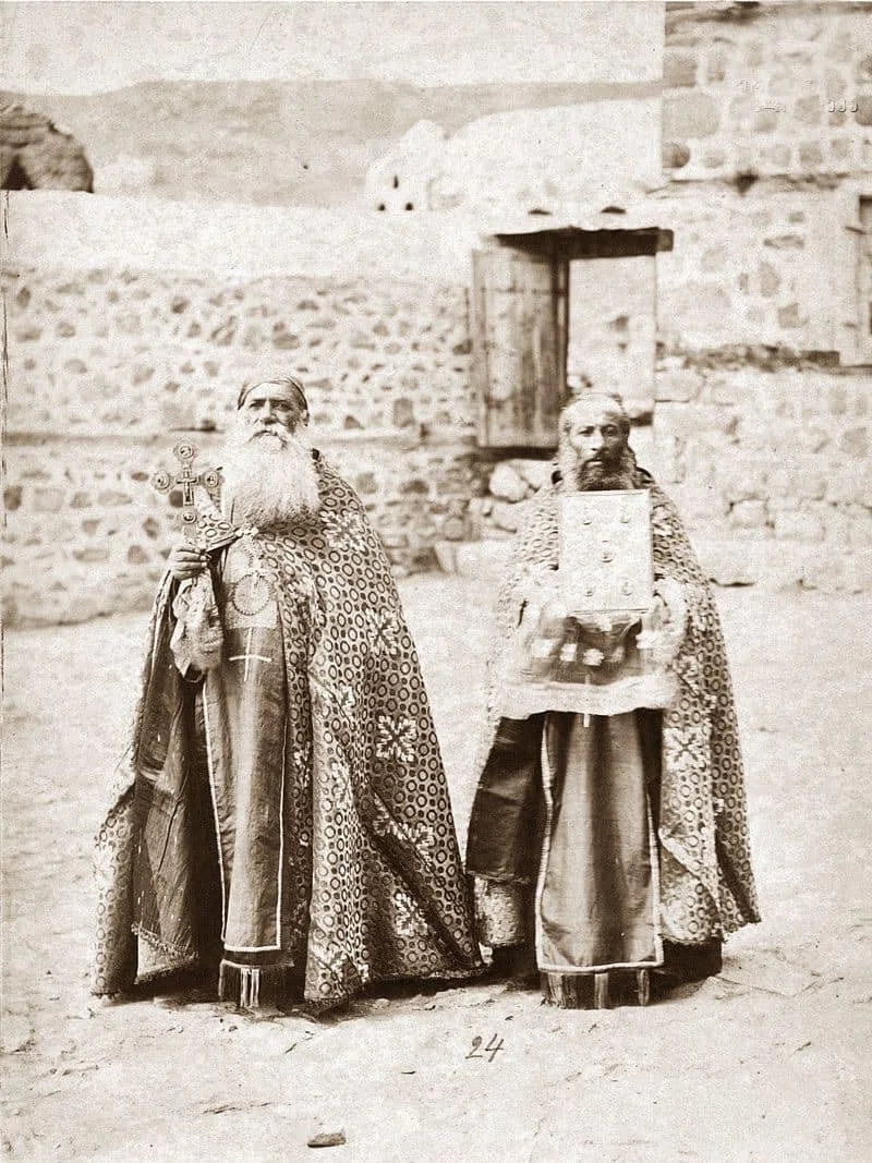 Հայ քահանաներ Կարսում
